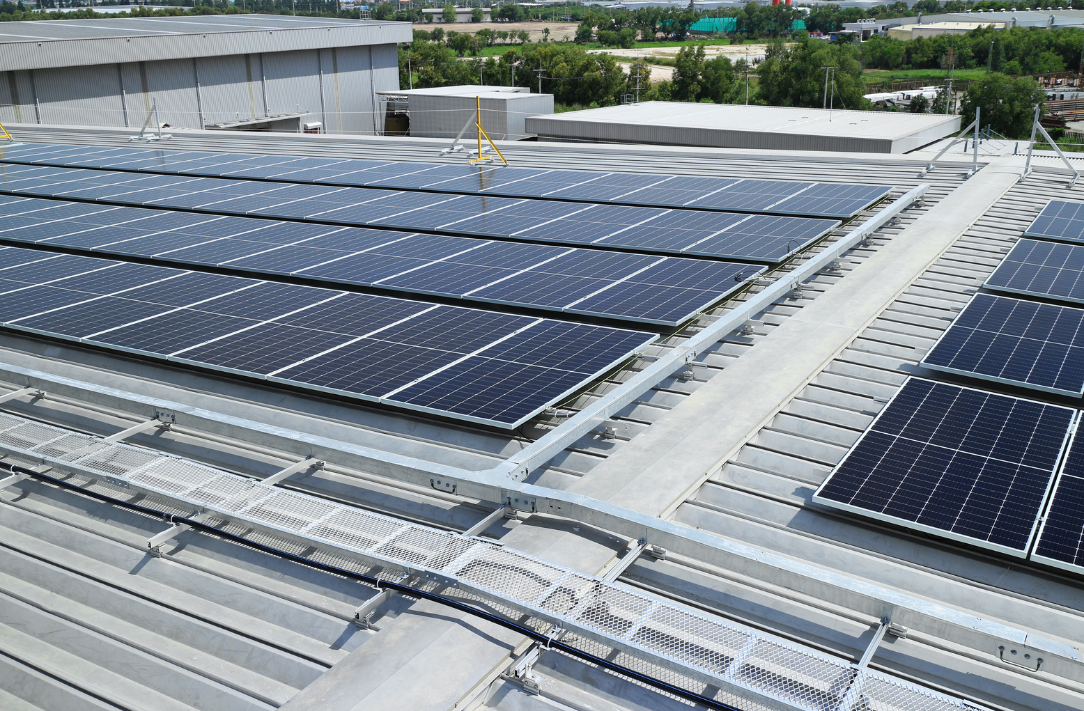 Solar PV on Warehouse Roof with Facilities